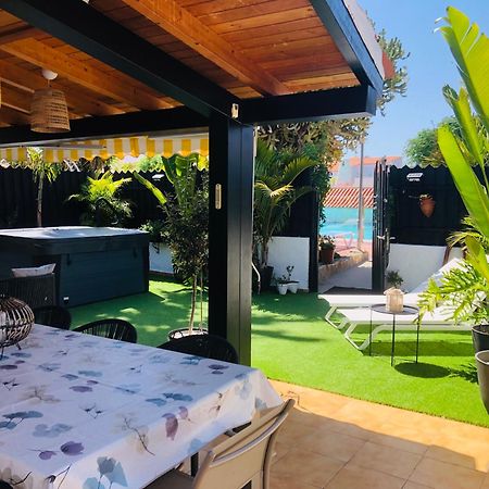 פלאייה דל אינגלז Oasis Beach Holiday Home With Jacuzzi מראה חיצוני תמונה