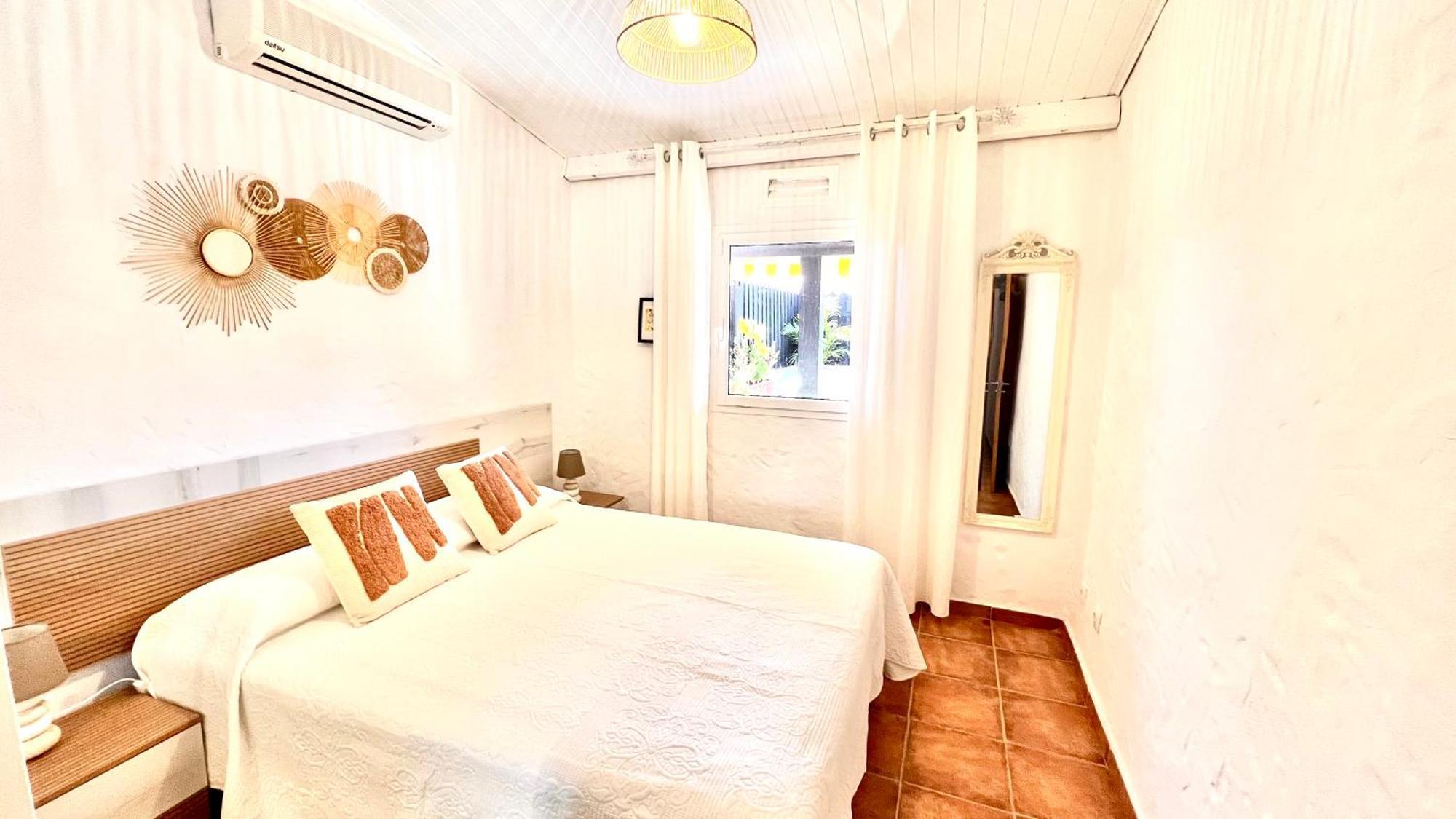 פלאייה דל אינגלז Oasis Beach Holiday Home With Jacuzzi מראה חיצוני תמונה