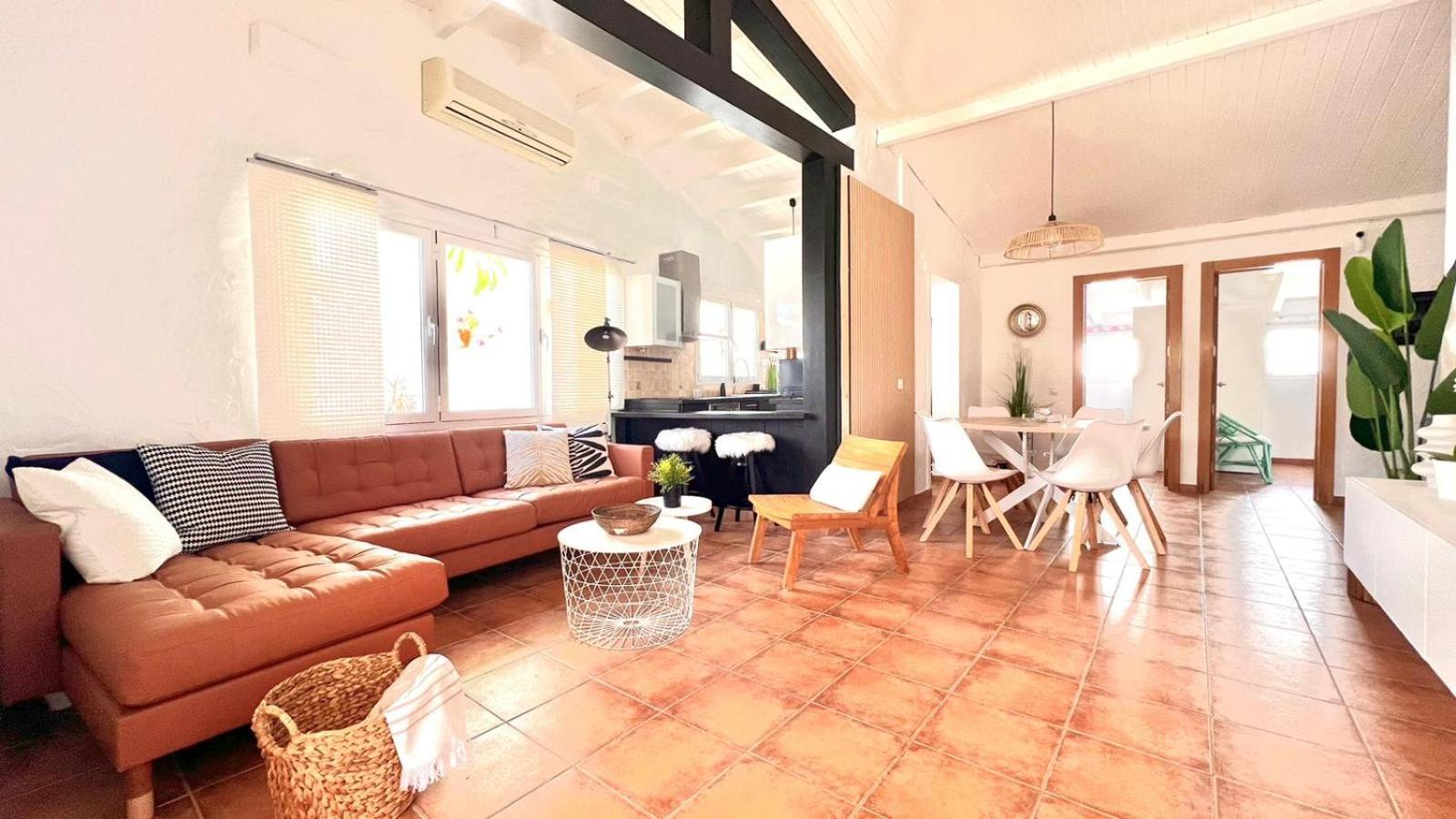 פלאייה דל אינגלז Oasis Beach Holiday Home With Jacuzzi מראה חיצוני תמונה