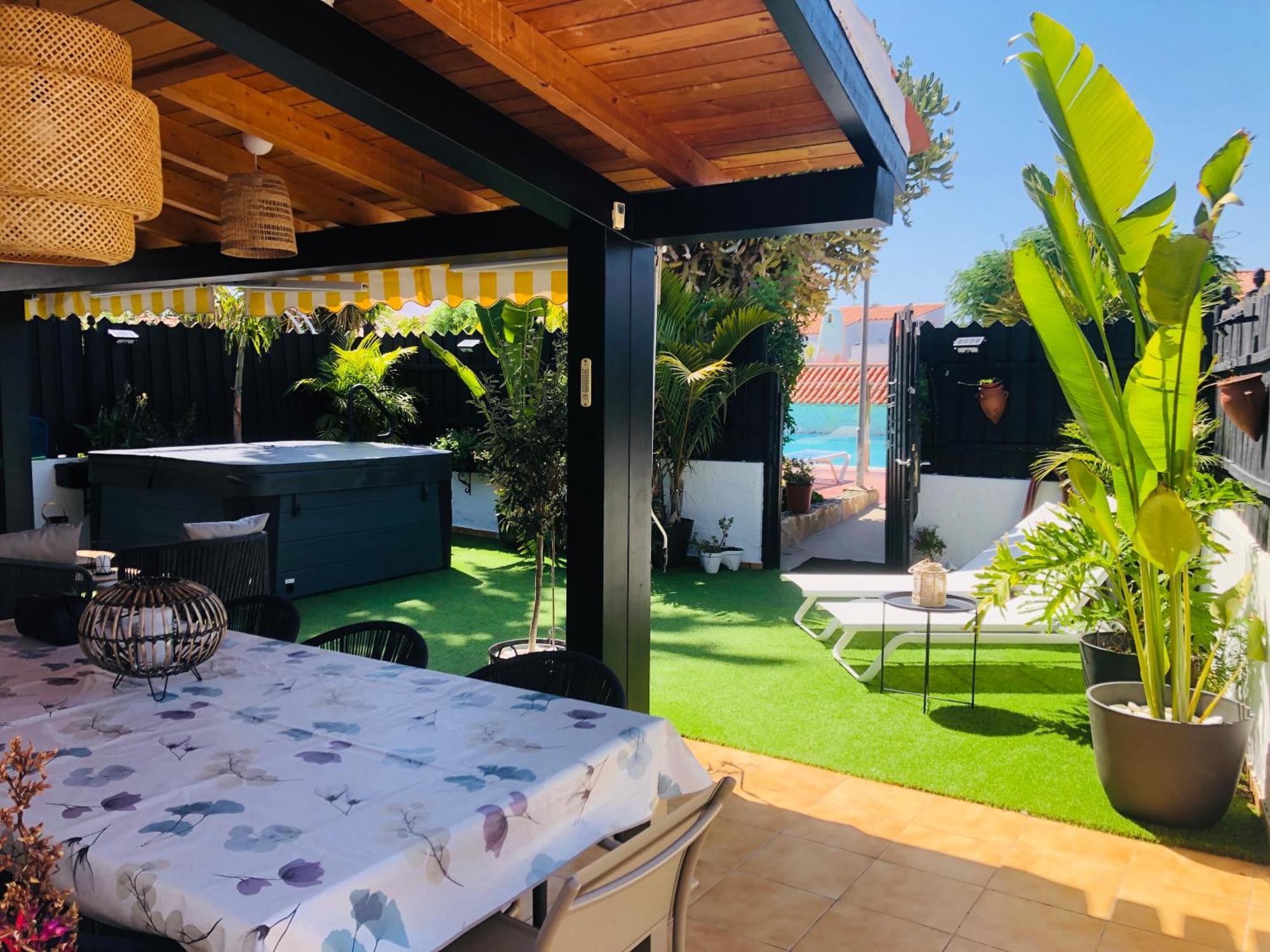 פלאייה דל אינגלז Oasis Beach Holiday Home With Jacuzzi מראה חיצוני תמונה
